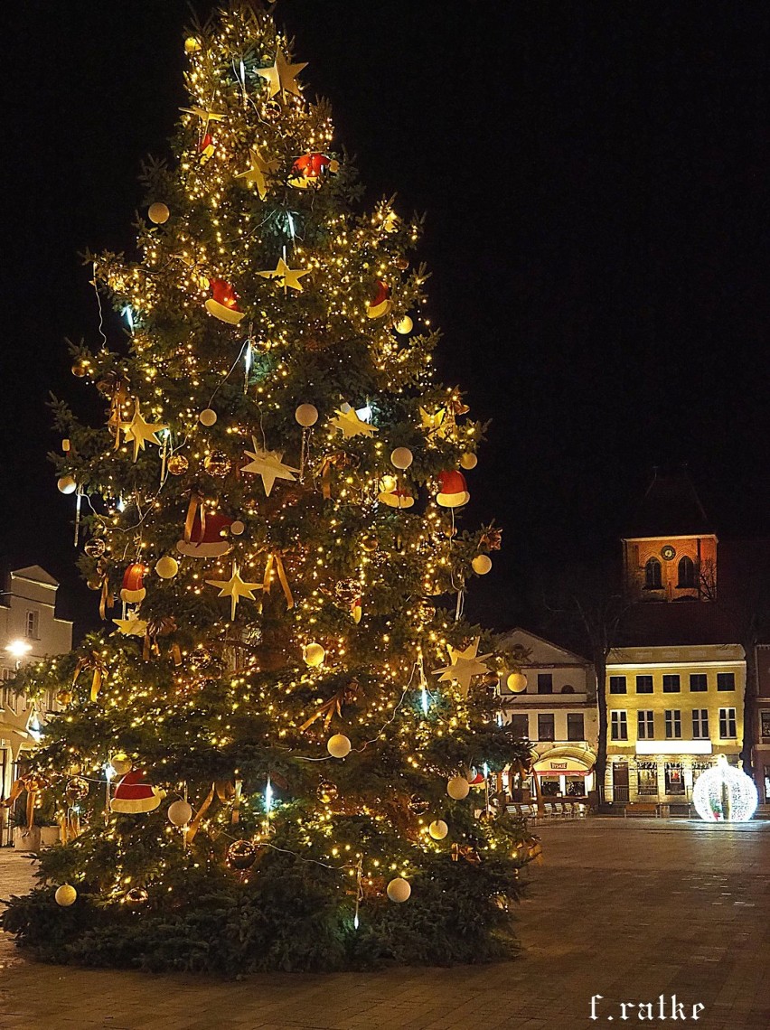 Stary Rynek w Pucku - iluminacje na święta Bożego Narodzenia