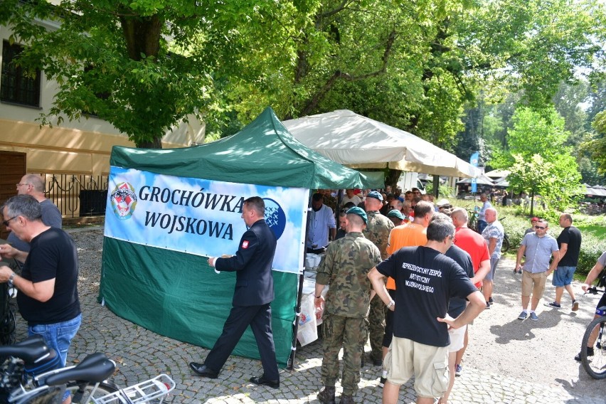 Wyjątkowy piknik wojskowy w Radomiu. Była wystawa pojazdów, czołgów i sprzętu wojskowego. Zobaczcie zdjęcia