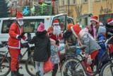"Mikołaje na rowerach" przejechali przez Szamotuły, a jadłodzielnie się zapełniły!