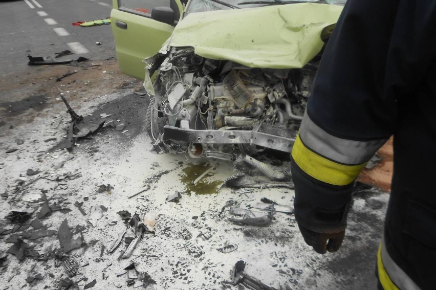 Wypadek w Piotrowie: Jedna osoba nie żyje, dwie zostały...