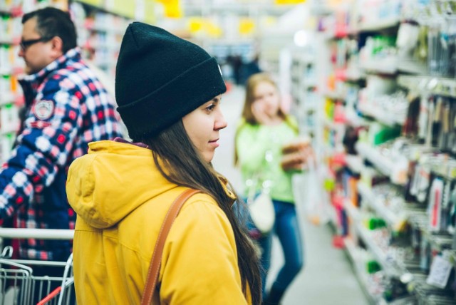 W pierwszym miesiącu nowego roku najtańsze zakupy można było zrobić w sieci Auchan, w której średni koszt koszyka zakupowego ASM Sales Force Agency wyniósł 202,37 zł. To o 6,74 zł więcej niż wyniósł najtańszy koszyk
w grudniu 2021 r., należący przed miesiącem również do Auchan.