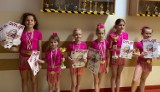 Tancerki z lęborskiego SP 8 wróciły z workiem medali z ogólnopolskiego turnieju tańca "Kaszubski Stolem"