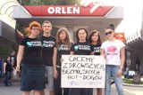Poznańskie Stowarzyszenie Otwarte Klatki chce bezmięsnych hot-dogów na stacjach Orlenu!