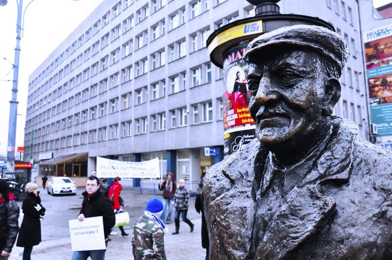 Poznań: Protestowali przeciwko szczepionkowej cenzurze [ZDJĘCIA,WIDEO]