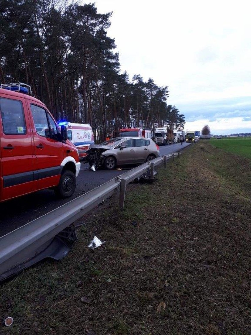 Groźny wypadek na drodze w okolicach Kuklinowa [ZDJĘCIA]
