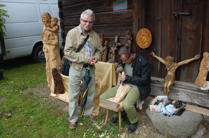 Radomskie Święto Chleba 2017 w Muzeum Wsi Radomskiej mimo deszczu przyciągnęło tłumy 