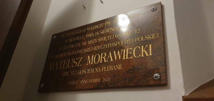 Premier Mateusz Morawiecki W Kosciele W Lebczu W Parafii Pw Sw Marcina Byl Na Mszy Wiec Ufundowali Tablice Pamiatkowa Zdjecia Puck Nasze Miasto