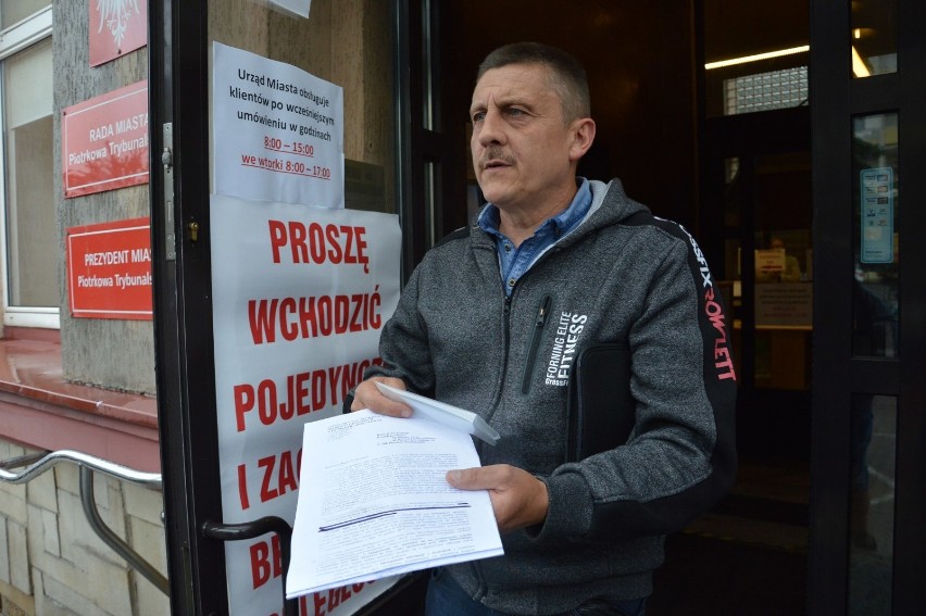 Kupcy złożyli w piotrkowskim magistracie petycję z podpisami...