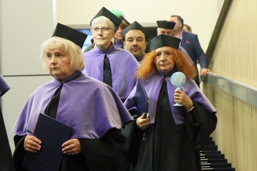 Lublin. UMCS docenił trud nauczania. Lubelska uczelnia wręczyła promocje doktorów i doktorów habilitowanych. Fotorelacja