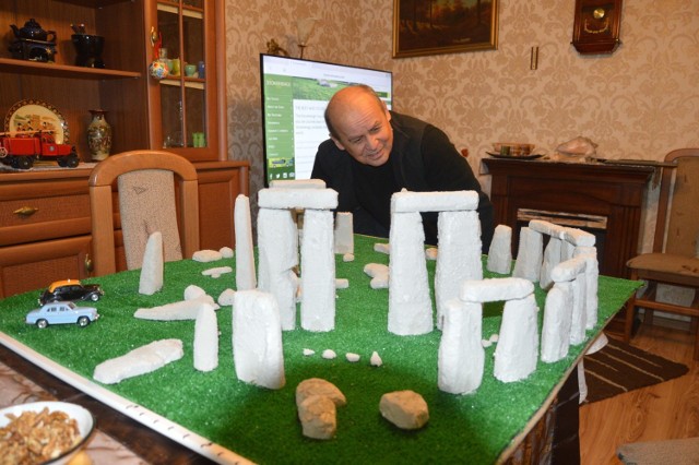 Adam Wiśniewski z ogromną pieczołowitością pracował nad makietą Stonehenge, studiując opracowania, rysunki i zdjęcia. Wiosną skierniewiczanina czeka jeszcze większe wyzwanie