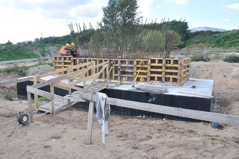 Przygotowania do betonowania II etapu ławy fundamentowej...
