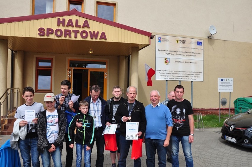 Świetnie zaprezentowali się sycowscy szachiści na turnieju w Krośnicach