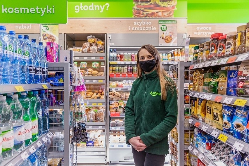 Sklep sieci Żabka przy ul. Rynek 12 w Bieczu w powiecie...