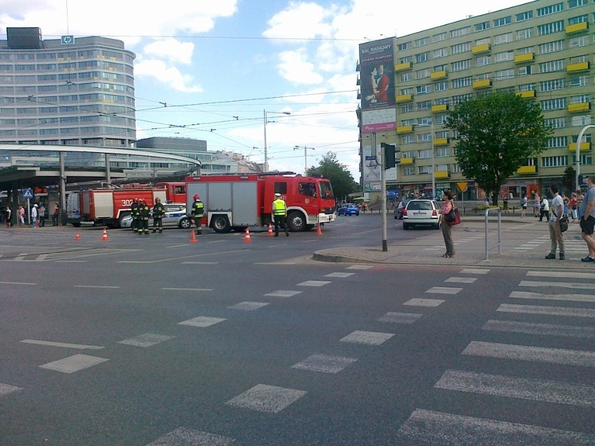 Wrocław: Wypadek przy rondzie Reagana (ZDJĘCIA)