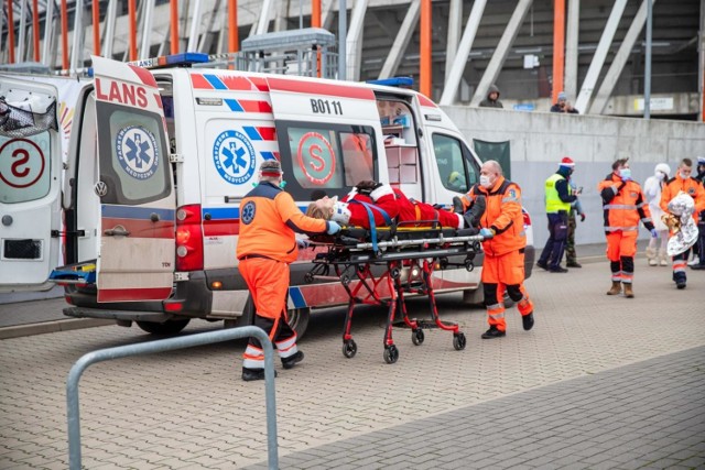 Nieudana prezentacja konstrukcji Adama Zdanowicza. Mikołaj spadł 7-metrowego roweru!