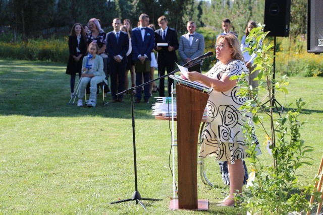 Otwarcia roku szkolnego dokonała dyrektor Alicja Szatan, która  serdecznie powitała nauczycieli i uczniów, która odczytała także list Ministra Rolnictwa i Rozwoju Wsi Pana Henryka Kowalczyka.