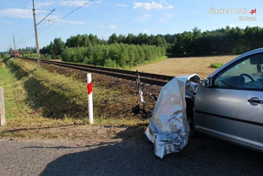 O krok od tragedii w Kulejach. Kobieta wjechała przed nadjeżdżający pociąg