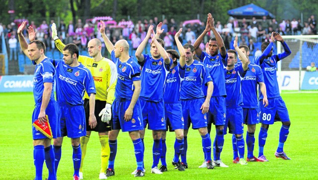 Taki obrazek, czyli mecz Wisły na Hutniku, to na szczęście już historia. Dzisiaj "Biała Gwiazda" wreszcie wraca na swój stadion przy ul. Reymonta