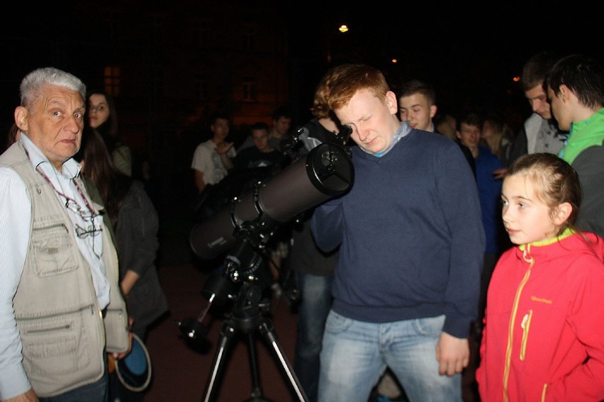 Nocne obserwowanie planet w Legnicy