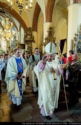 Sanktuarium w Piasecznie. Uroczystości jubileuszowe koronacji Matki Boskiej Piaseckiej zgomadziły tłumy [ZDJĘCIA]