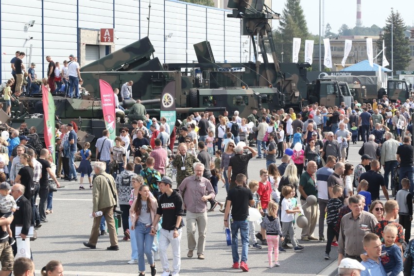 Tysiące osób odwiedziły w sobotę, 7 września, Targi Kielce w...