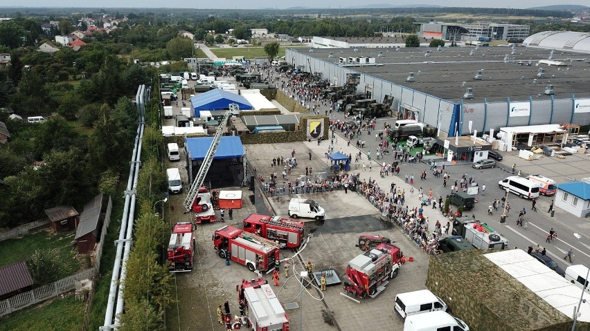 Tysiące zwiedzających podczas Dnia Otwartego w Targach Kielce. Byłeś? Zobacz się na zdjęciach