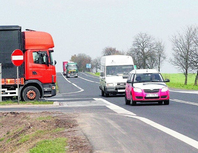 Na skrzyżowaniu dróg krajowych 3 i 12 jest niebezpiecznie