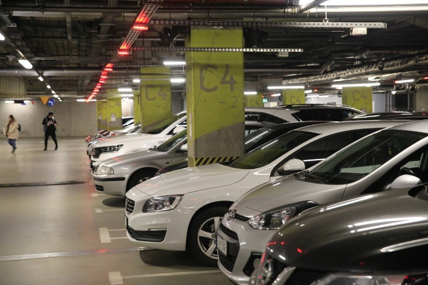 Od 1 stycznia obowiązują nowe zasady korzystania z parkingu...
