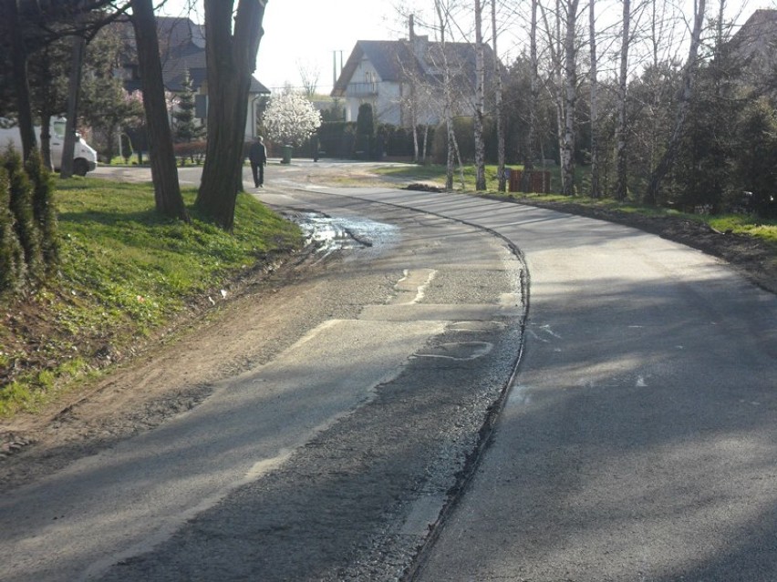 Nowa asfaltowa nakładka na ulicy Jarowej - tak było a tak jest