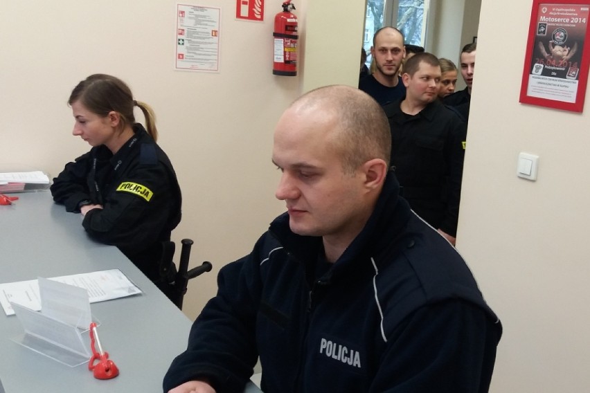 71 młodych policjantów oddało krew. Łącznie 27 litrów [ZDJĘCIA]