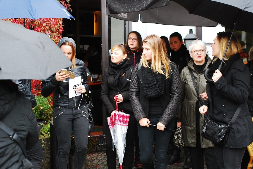 Bytom: Czarny protest. Strajkują nie tylko kobiety [ZDJĘCIA, WIDEO]