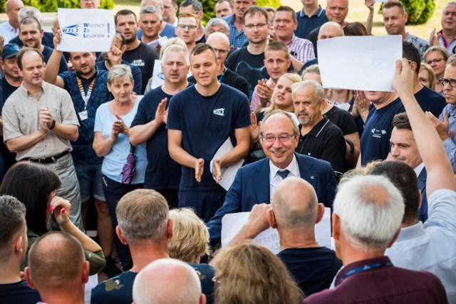 Odwołany prezes WZL nr 2 w Bydgoszczy pracował w zakładach od 2001 roku. Przyczyny jego odwołania nie są znane. Po ogłoszeniu decyzji w WZL wybuchł spontaniczny protest.