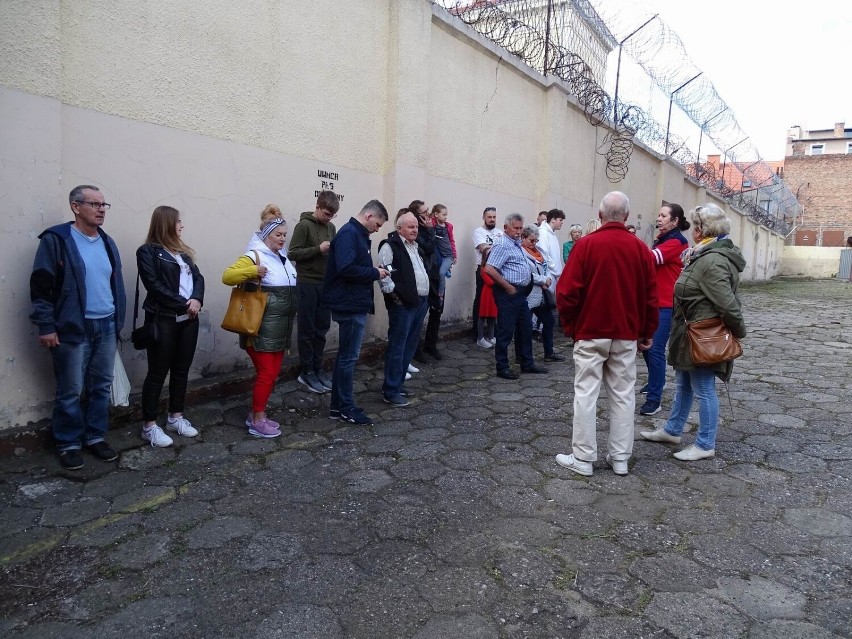 Zwiedzanie aresztu w Chełmnie z przewodnikami - Anną...