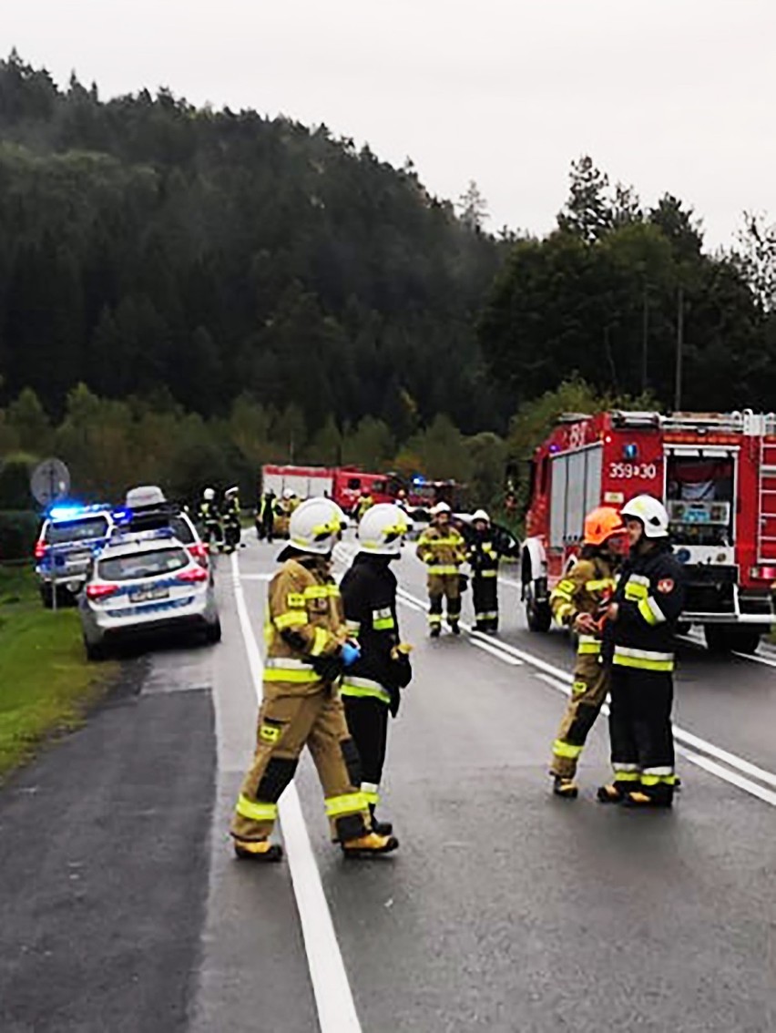 Groźny wypadek na DK 75 w Nowej Wsi [NOWE ZDJĘCIA i apel strażaków]