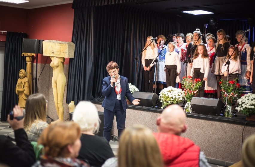 "Dokąd idziesz Polsko". Koncert pieśni patriotycznych w świetlicy w Rakowcu [ZDJĘCIA]