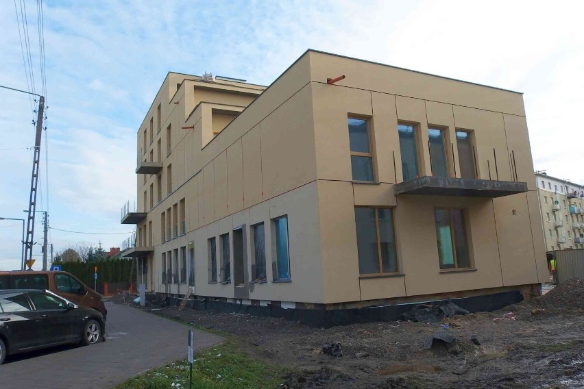 W Starachowicach powstaje nowoczesny apartamentowiec Oświatowa 9. Jak idą prace? Zobaczcie zdjęcia