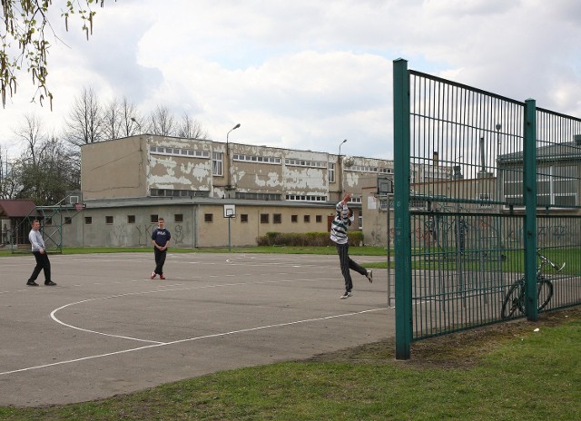 Piotrkowska piątka to niejedyna szkoła, która staje przed problemem agresji wśród uczniów