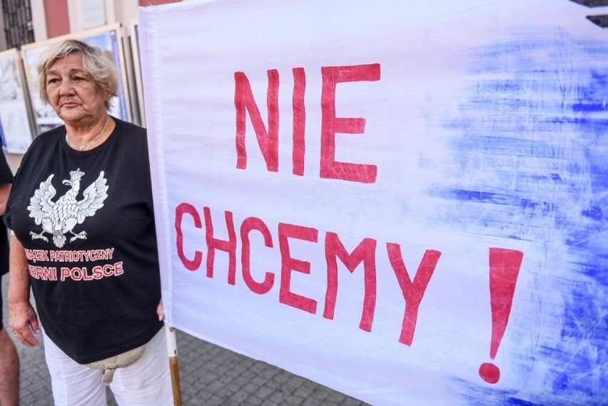 Poznań: Protestowali przeciwko Marszowi Równości