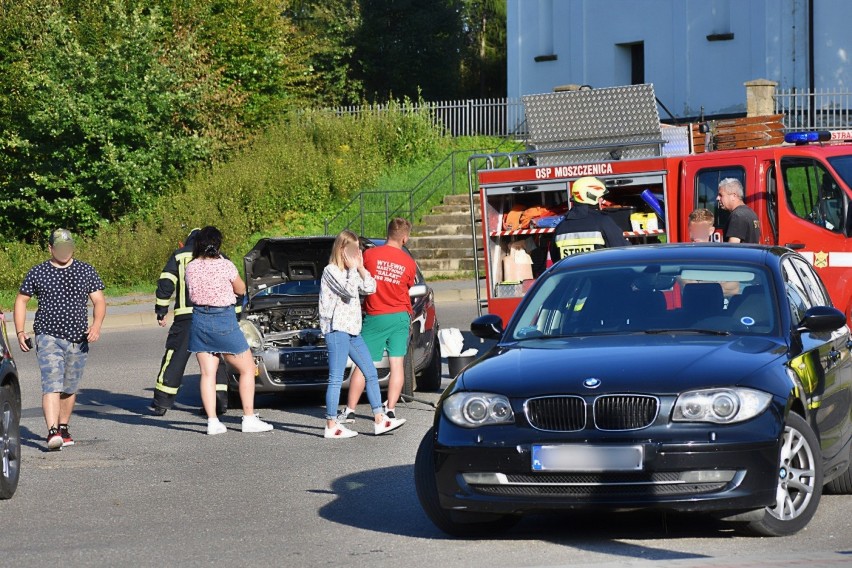 Potrójna kolizja w centrum Moszczenicy