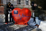 Bochnia. Pojemnik w kształcie serca na plastikowe nakrętki powstał obok Specjalnego Ośrodka Szkolno-Wychowawczego