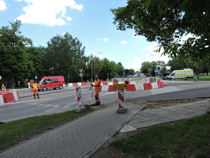 Tymczasowe rondo przed dworcem to część objazdu dla...