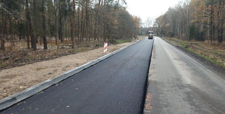 Trwa kompleksowa przebudowa drogi DW928 Mikołów - Wyry -...