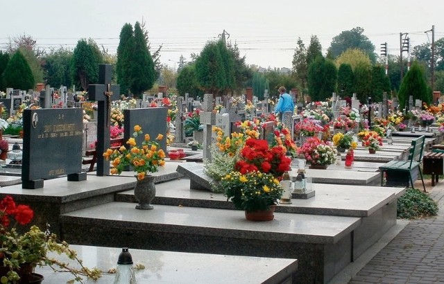 Nowy cmentarz miał powstać w Żychlinie za 20 mln zł. Władze wymyśliły nową lokalizację, by zmniejszyć koszty o połowę