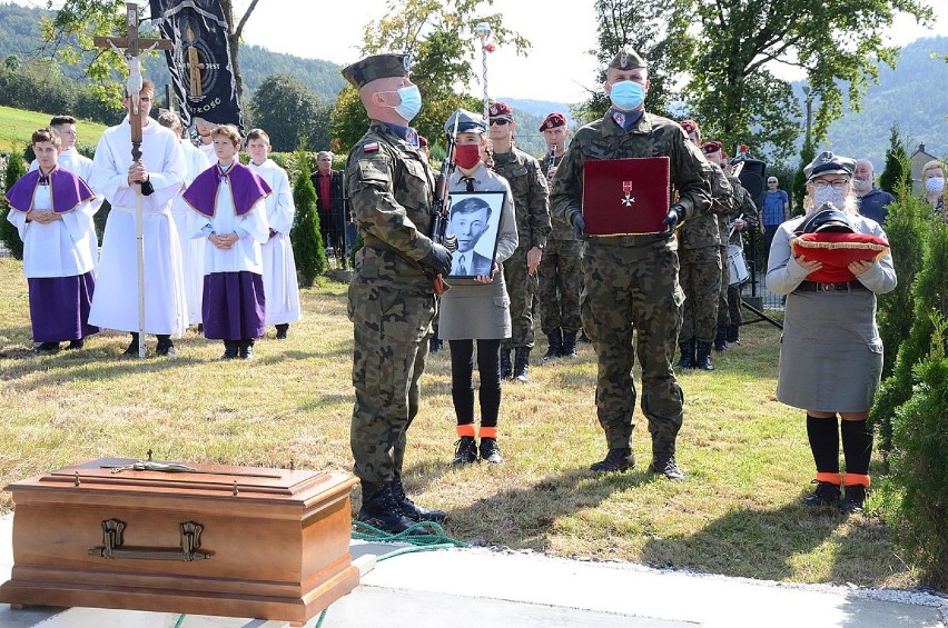 Żołnierz Wyklęty Mieczysław Kozłowski spoczął na cmentarzu w...