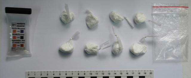 Biały proszek znaleziony przez policjantów przy 27-latku okazał się amfetaminą