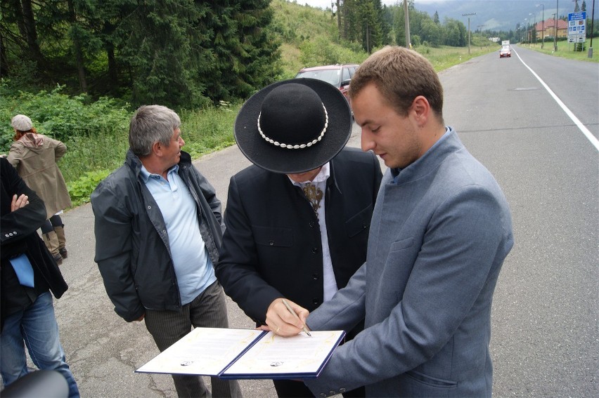 Jurgów: Przedstawiciele Polski i Słowacji podpisali umowę o wzajemnym partnerstwie [SONDA][FOTO]