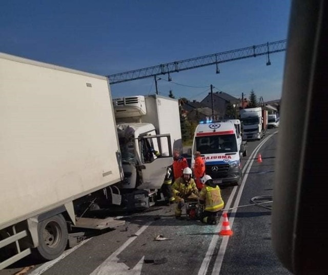 W Przegini 28.10.2021 zderzyły się trzy samochody ciężarowe