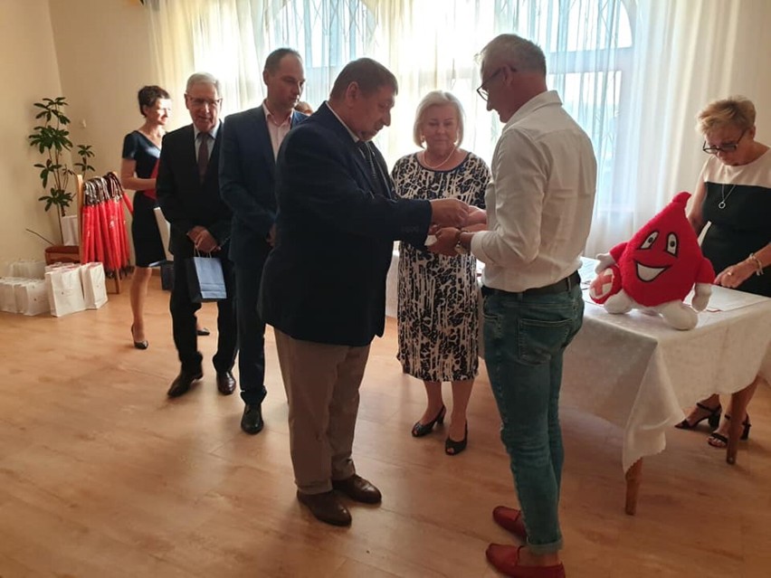 Honorowi krwiodawcy i opiekunki PCK odznaczeni w Jaśle