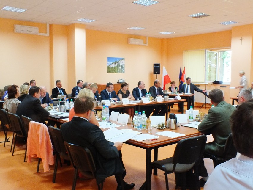 XLII sesja Rady Powiatu Kraśnickiego rozpocznie się o godz....