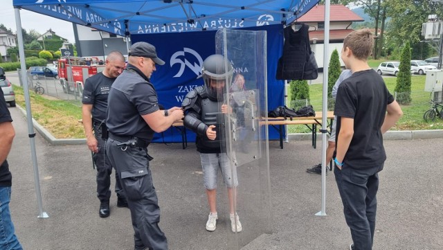 Festyn w Kleczy. Funkcjonariusze Zakładu Karnego w Wadowicach dali pokaz umiejętności